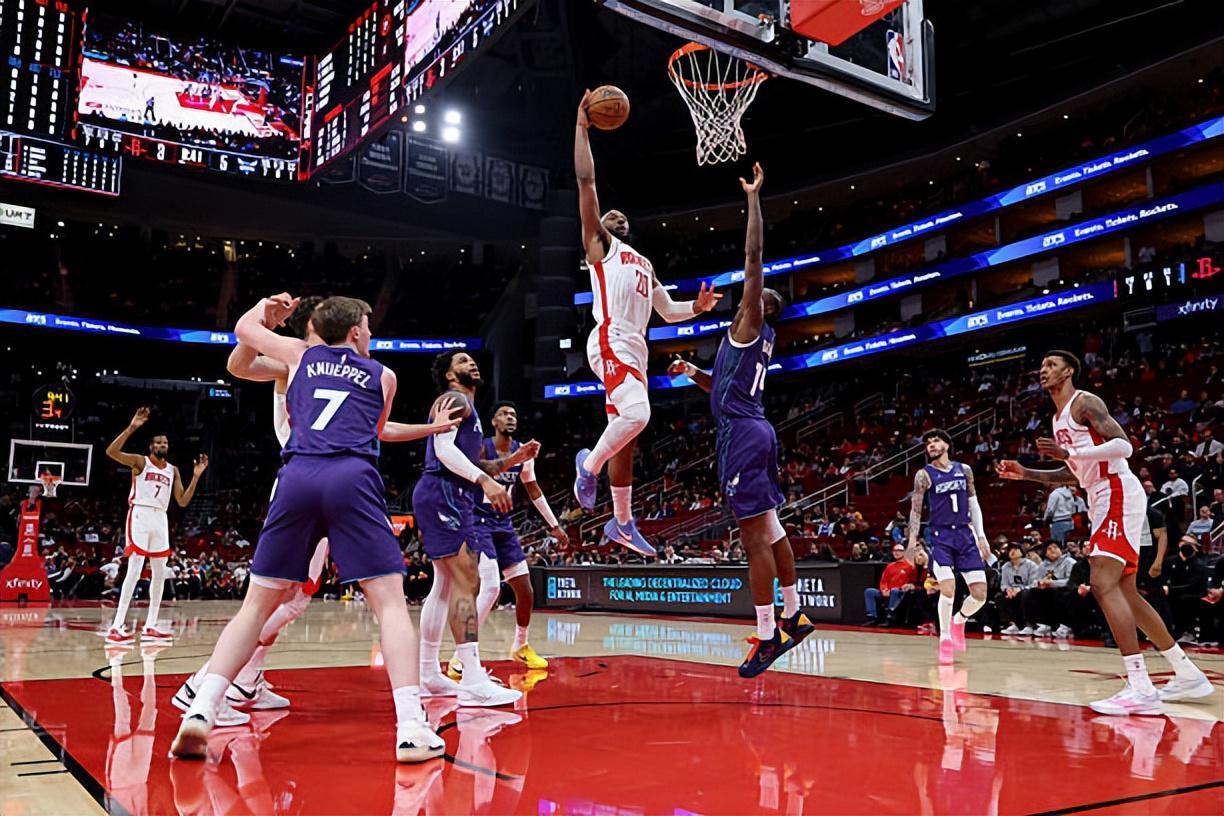 开云APP-本来进攻就一片混乱，结果火箭还让他长时间留在场上拖累空间？