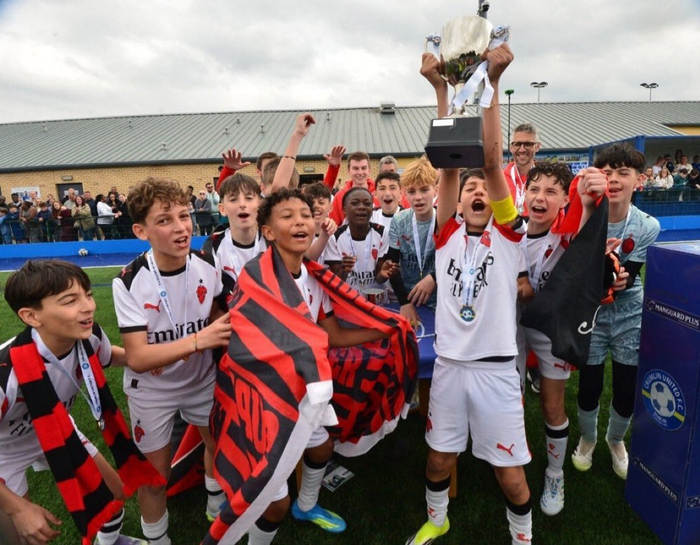 开云APP-米兰U12再夺Robbie Keane Academy杯冠军,4比1胜阿森纳|AC米兰|曼联|凯尔特人|都柏林|狼队_新浪体育_新浪新闻